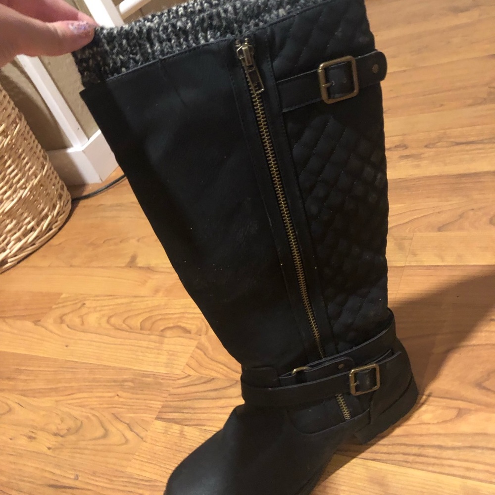Leg warmer topped boots 👢